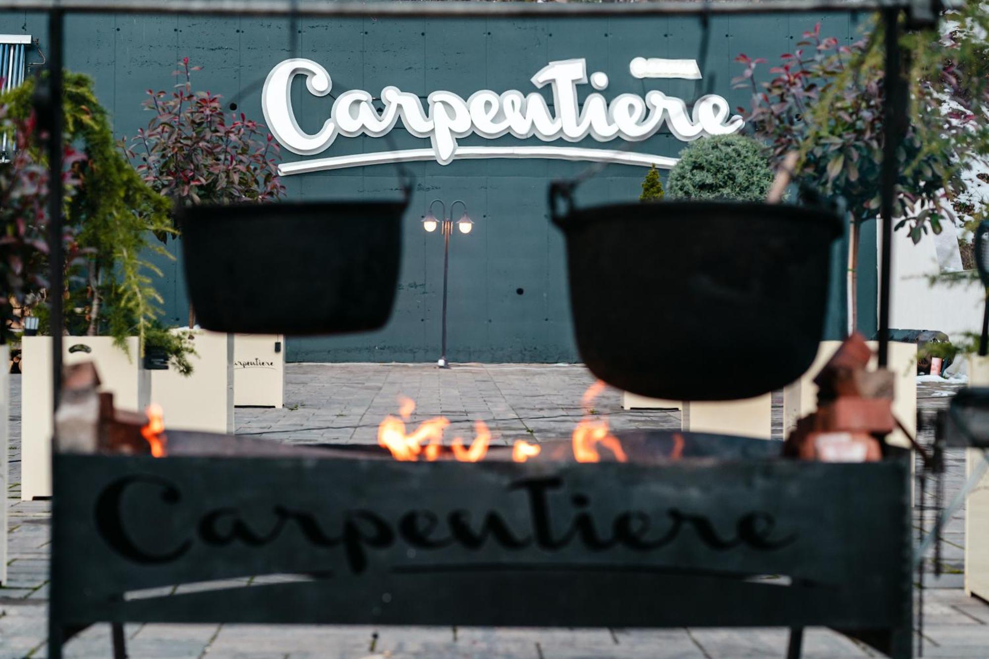 Carpentiere Arena Hotel Rasinari Bagian luar foto