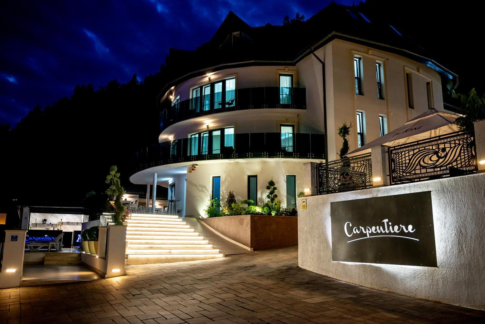 Carpentiere Arena Hotel Rasinari Bagian luar foto