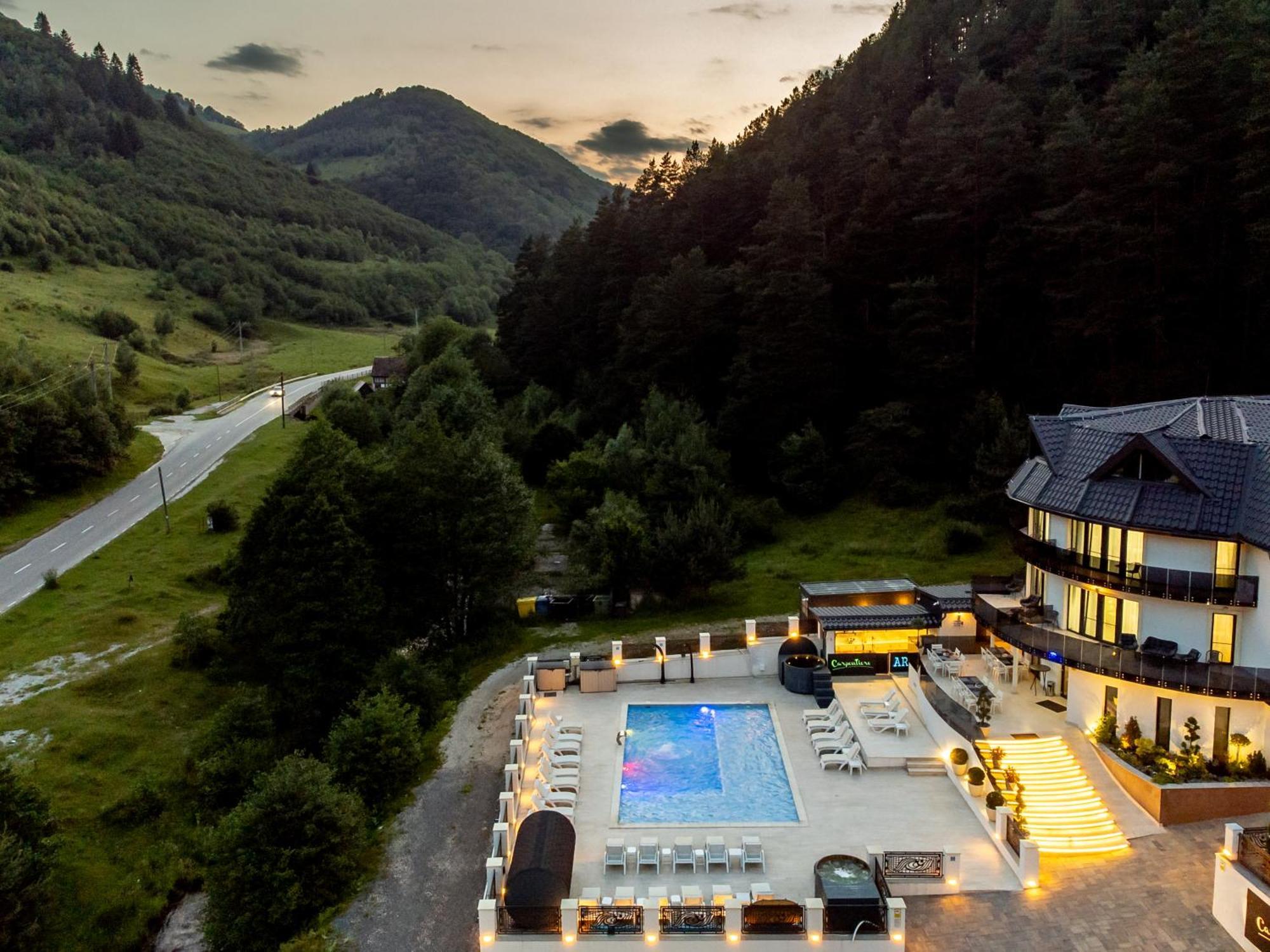 Carpentiere Arena Hotel Rasinari Bagian luar foto