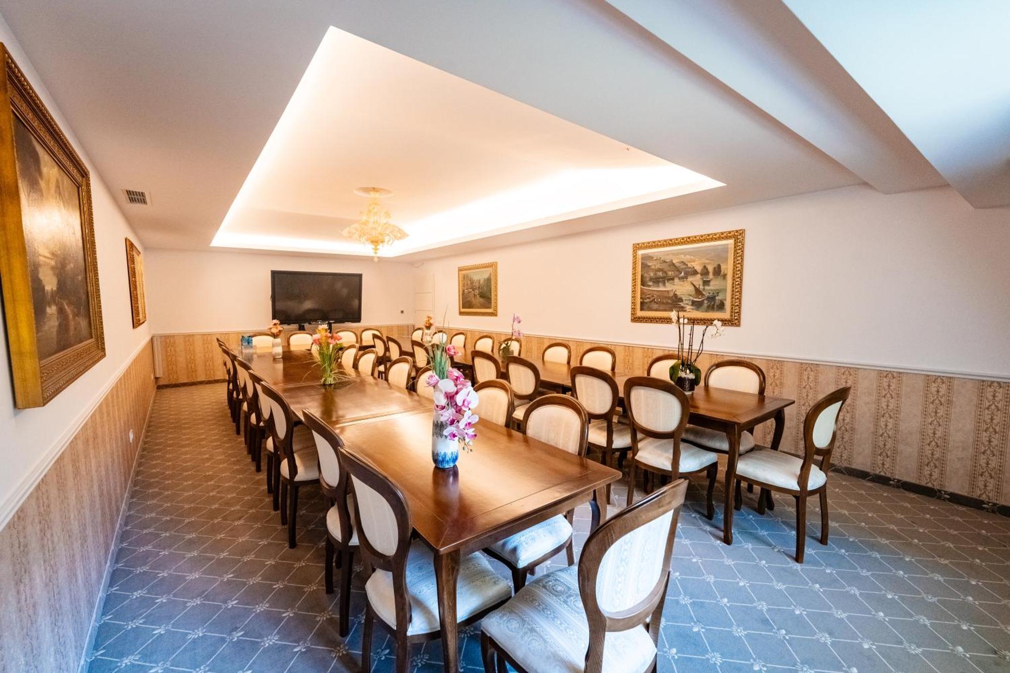Carpentiere Arena Hotel Rasinari Bagian luar foto