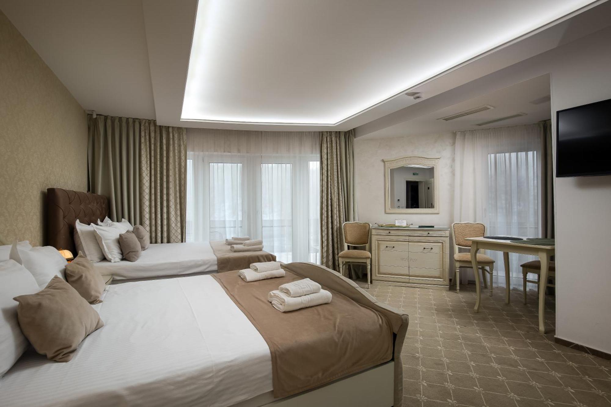 Carpentiere Arena Hotel Rasinari Bagian luar foto