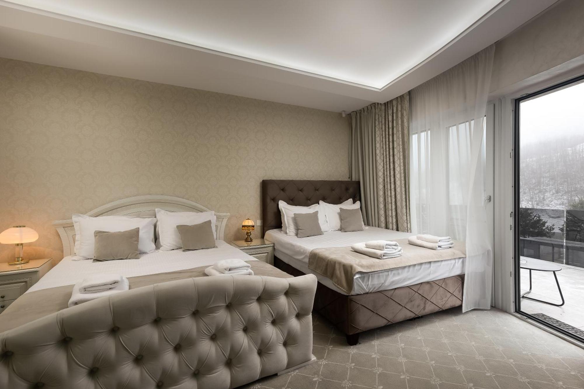 Carpentiere Arena Hotel Rasinari Bagian luar foto