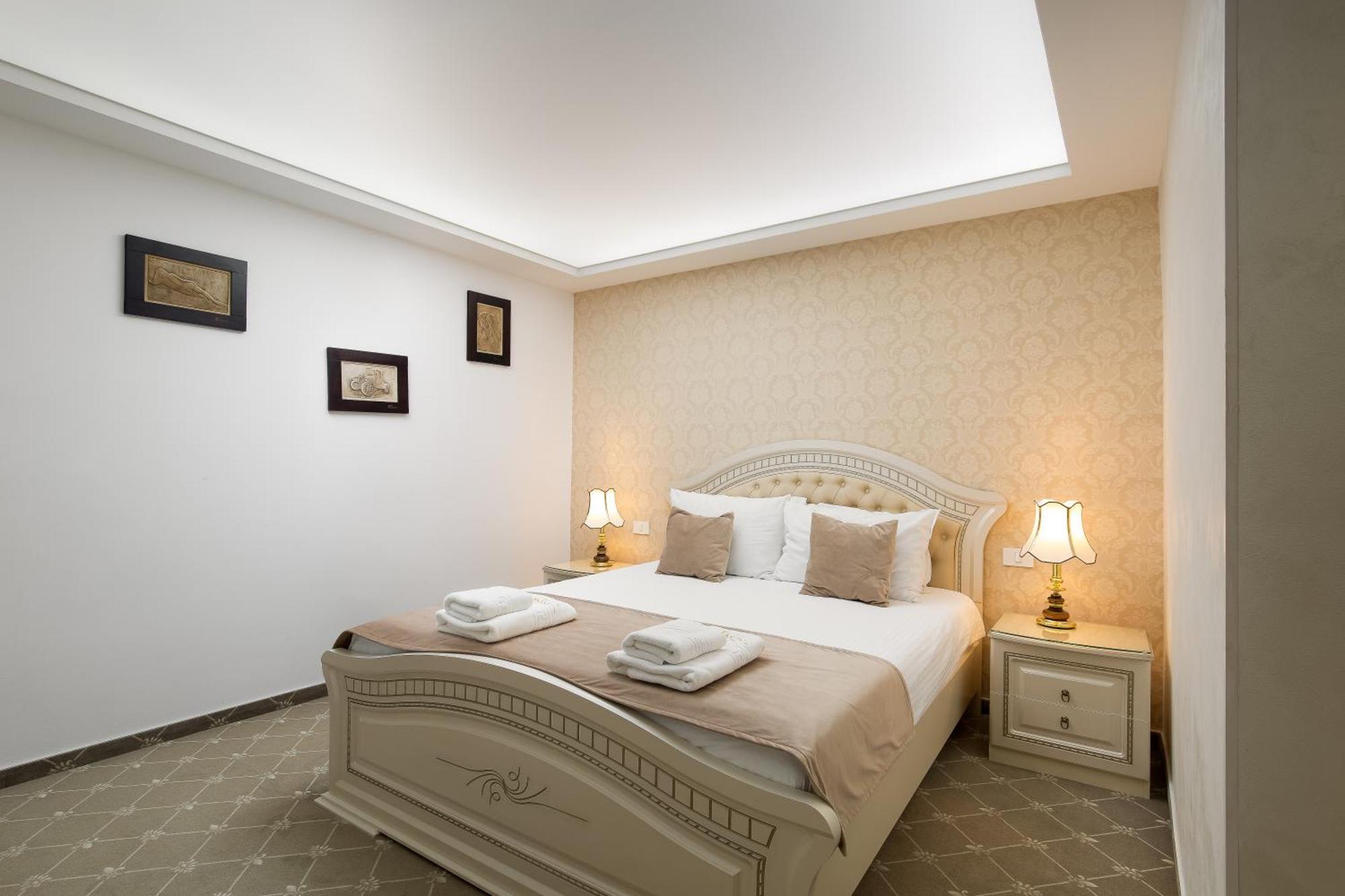 Carpentiere Arena Hotel Rasinari Bagian luar foto